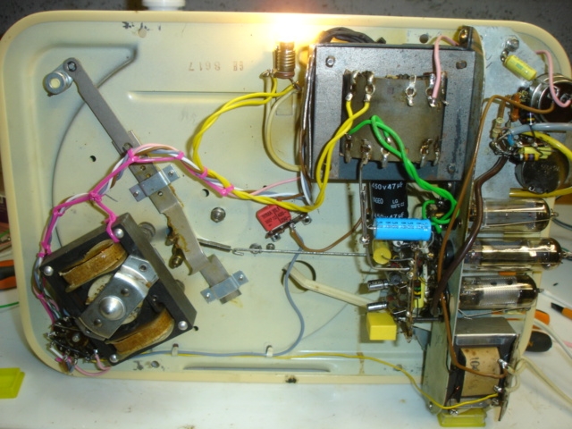 Electrophone à changeur automatique Teppaz BB-MATIC