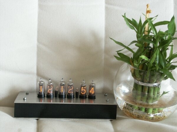 Nixie Clock03-VGA.jpg
