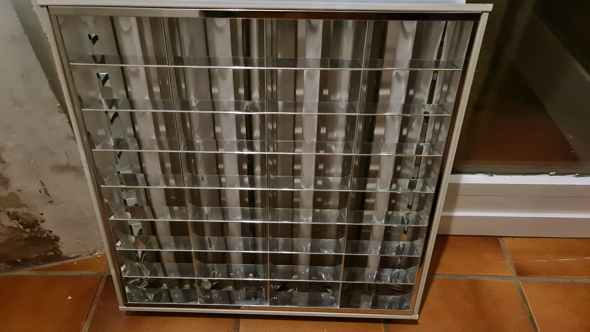 Eclairage à tubes fluorescents - Forum Retrotechnique