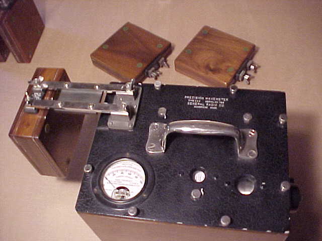 GR 224 Precision Wavemeter b.jpg