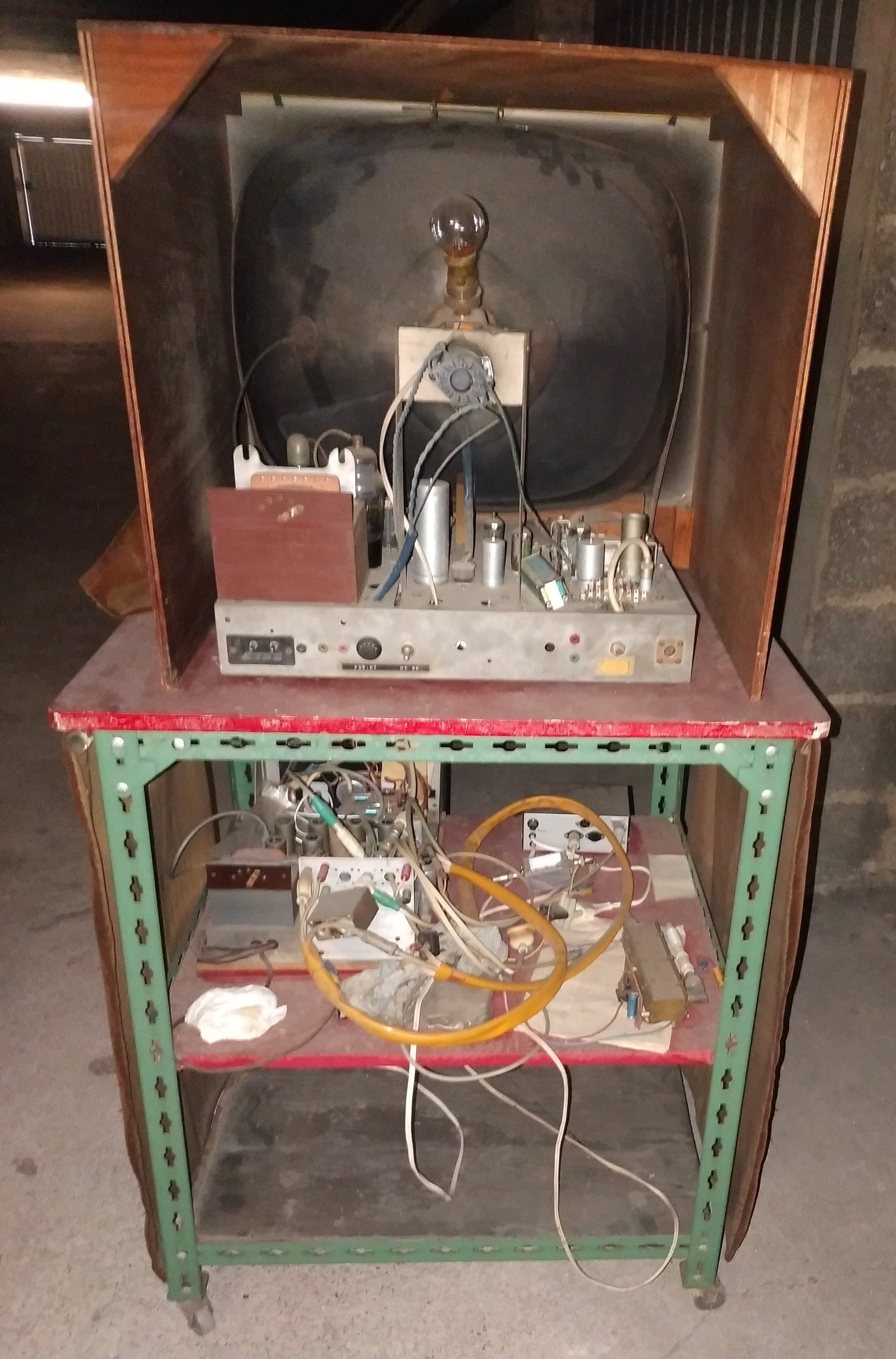 [DON] Télé à tubes de construction amateur + divers transfo - Troc ...