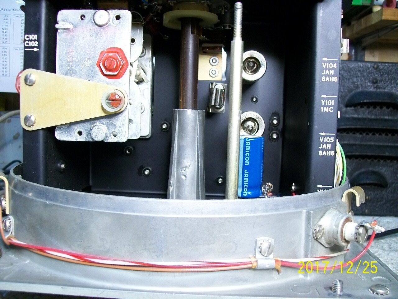 URM-25F interne 04 10µF 450V.JPG