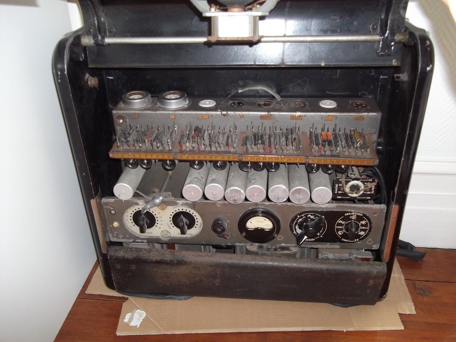 ampli_charlin_ouvert.jpg