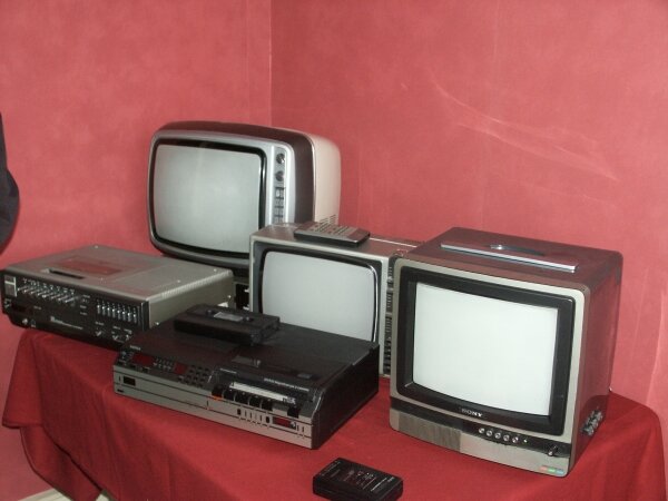 Musée Communication-089 - 1970s TVs-VGA.jpg