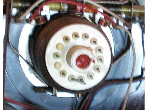 broche tordue.jpg