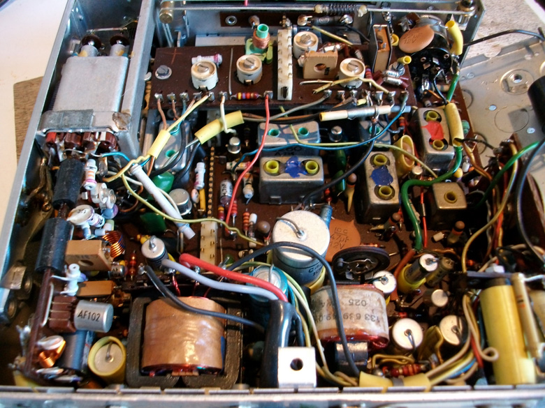 Auto-Radio Philips (composants).jpg