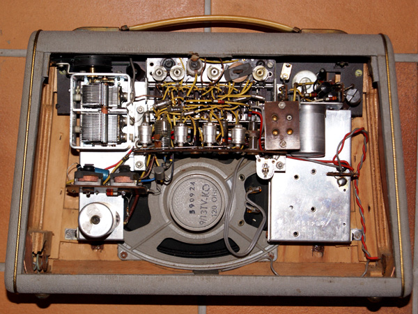 Radionette_Kurer_Transi Chassis_lt.jpg
