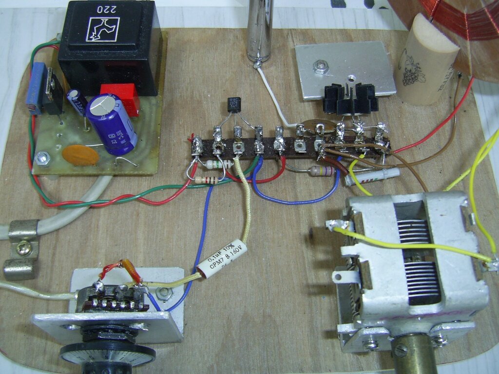 photo 2 émetteur à transistors.JPG