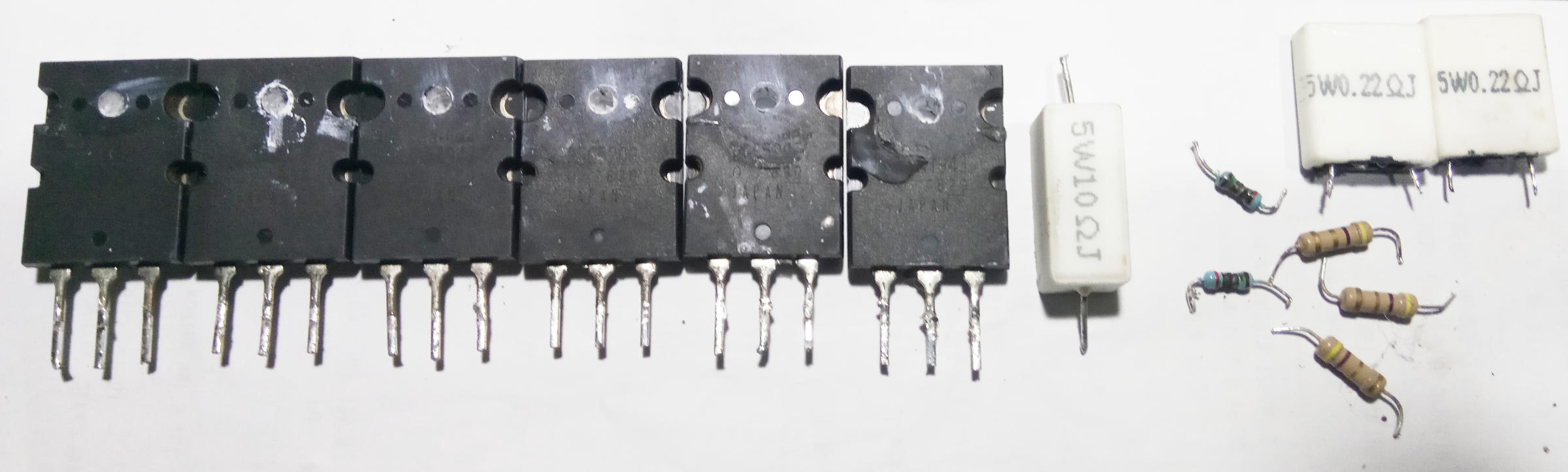 Cadavres ampli grillés.jpg