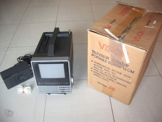 Vision P-5 Color TV 5 inch PAL BG + SECAM L SCART Connector-03.jpg