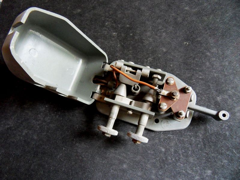 FRANCE 1950 MANIPULATEUR DYNA French Army Morse Key Telegraph cw EUR 39