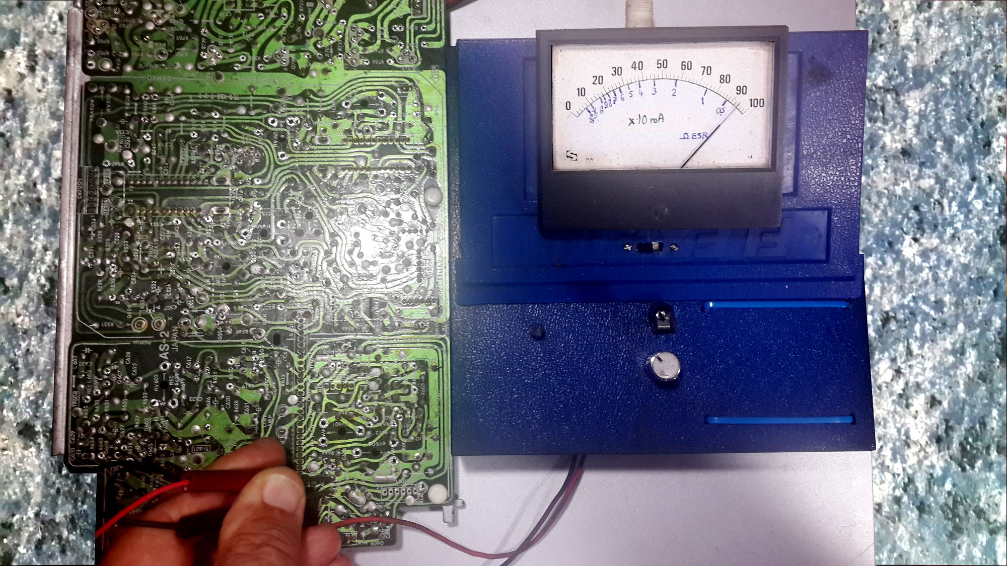 ESR-chargeur test condensateur.jpg