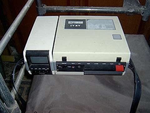 akai portable vtr vt-100s 01 md.jpg