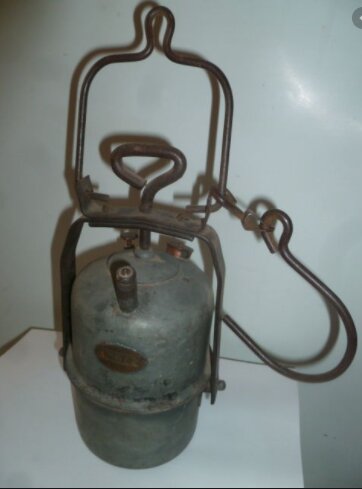 Lampe à carbure.PNG