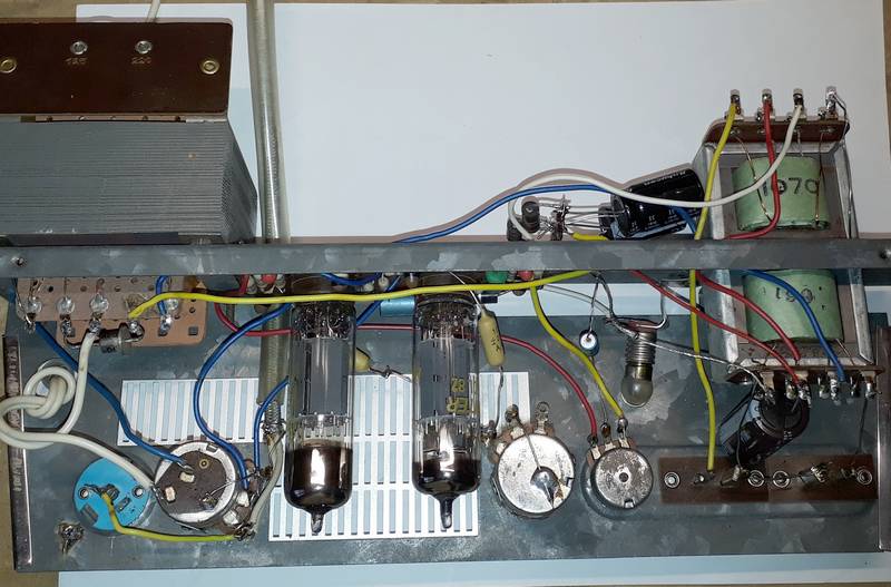 Combiné Radio-électrophone REELA 25 – Fonctionne (tourne-disque Et Radio) – RARE