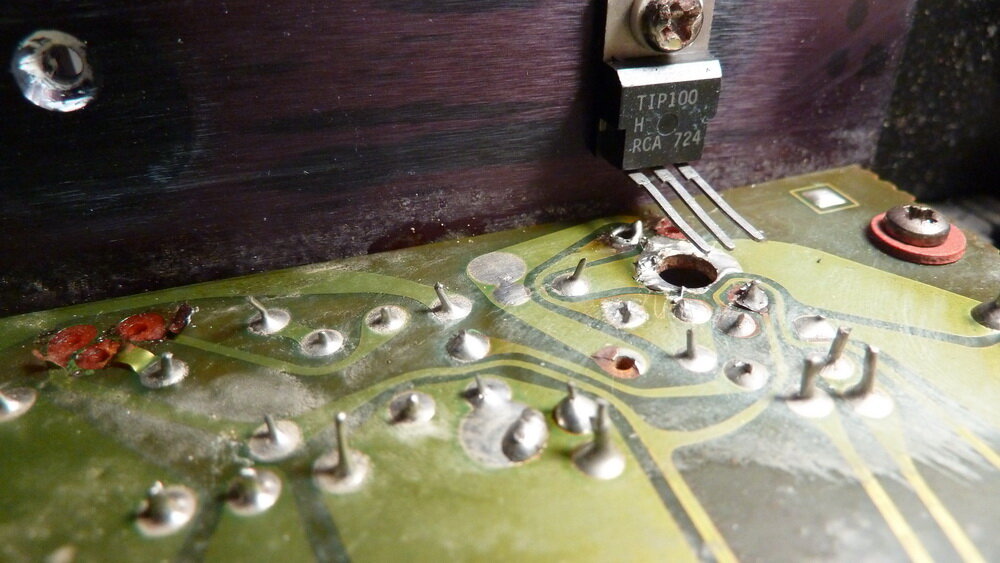 CI vers transistors de sortie.jpg