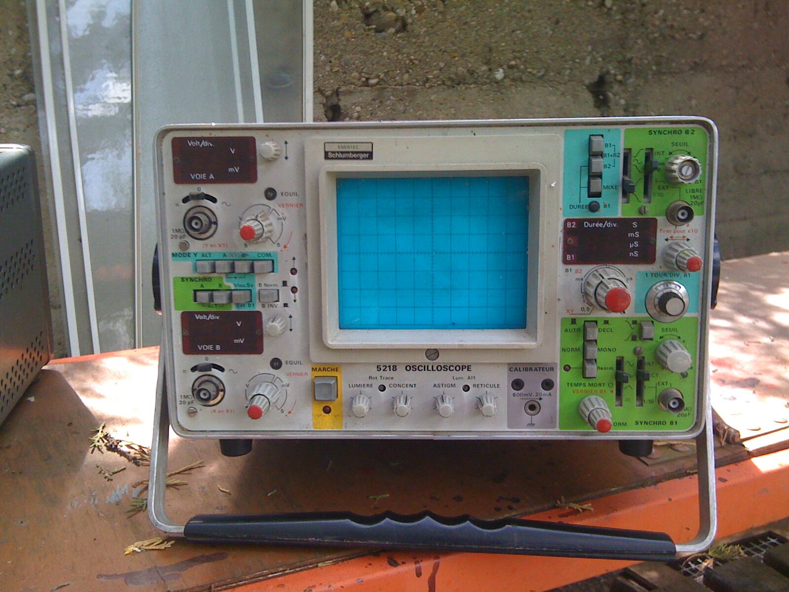 Oscilloscope Schlumberger 5022 – Pour Pièces Ou Réparation