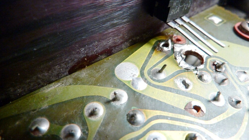 CI vers transistor TIP100.jpg