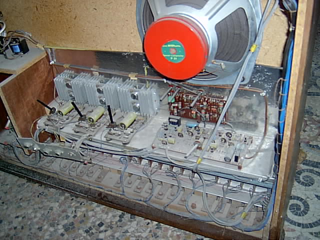harmoniun electronique vue arriere 03.jpg