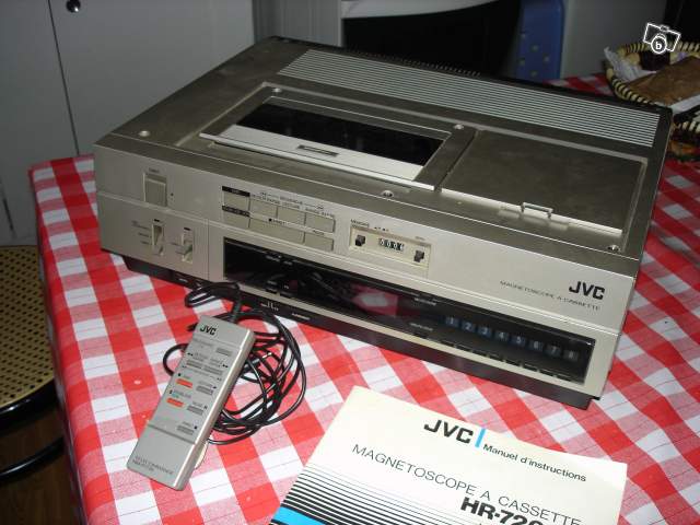 JVC HR-7200S (2).jpg