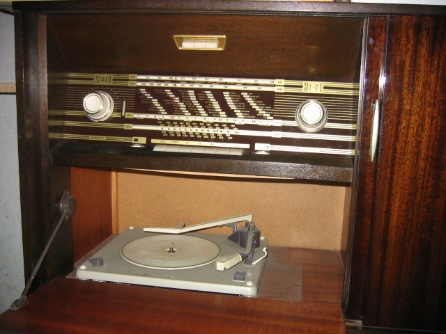 radio a lampes.jpg
