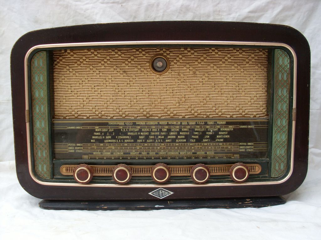 RADIO NEMOURS sans Type 1953 (3) [1024x768].JPG