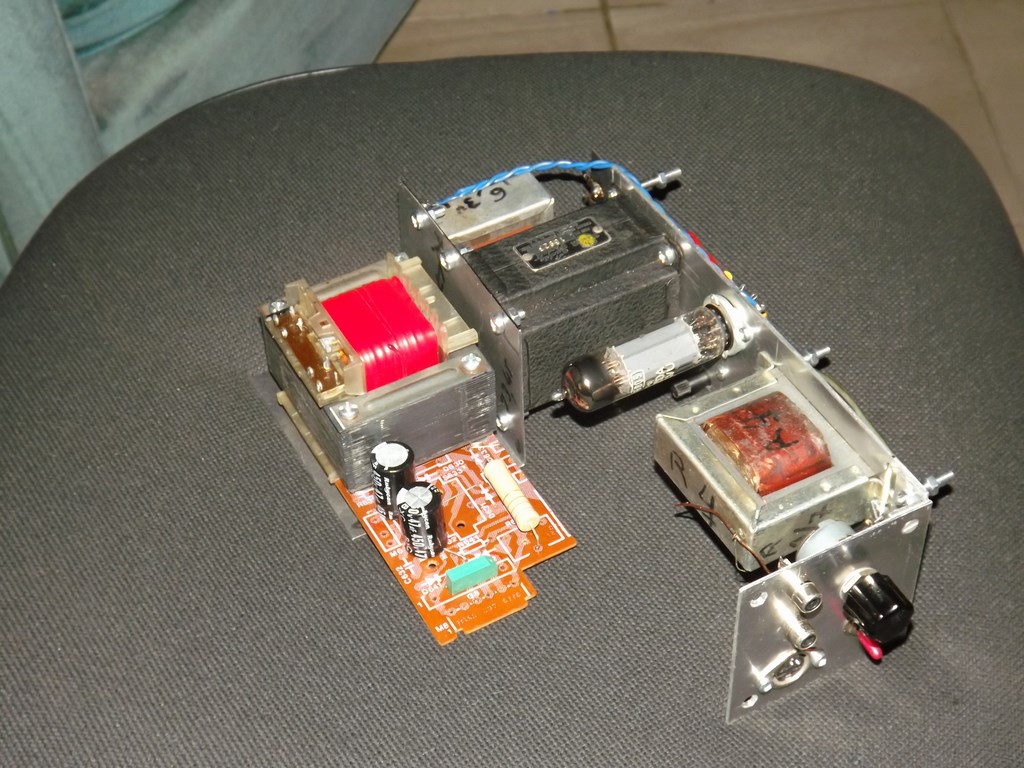 Modulateur Disque Un drôle de modulateur! - Technique - Forum Retrotechnique