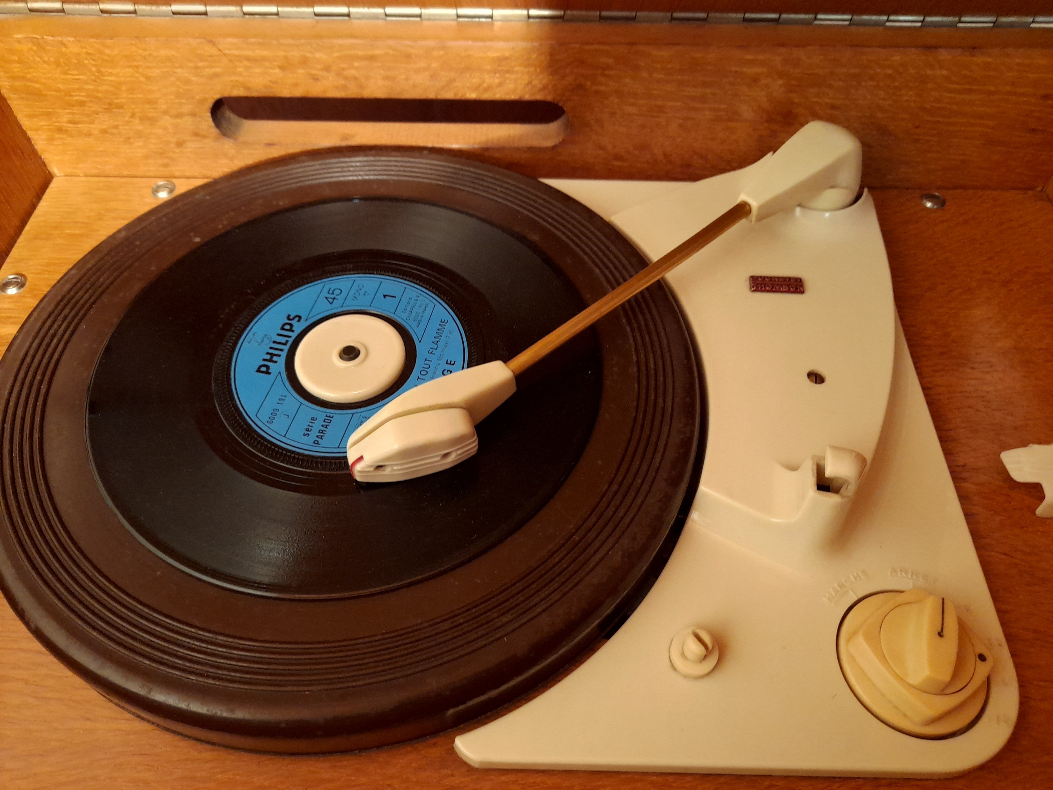 Tourne disque ancien - Recherche saphir platine T64 Ducretet