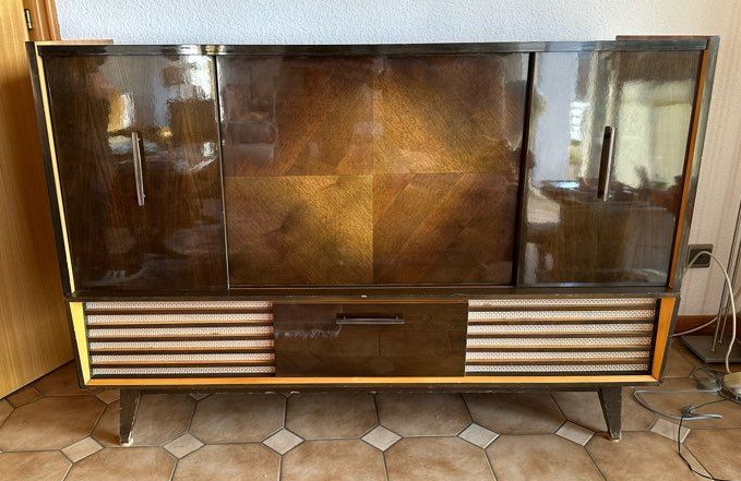 loewe _radio_tv_ferme