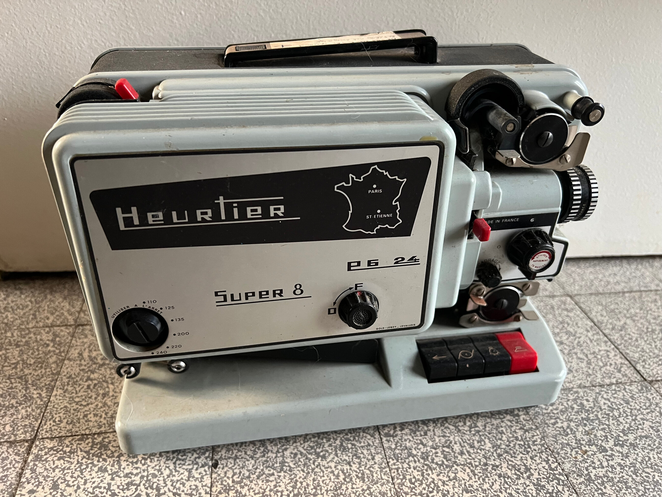 Projecteur super 8 HEURTIER P6 24B bi film - Collection